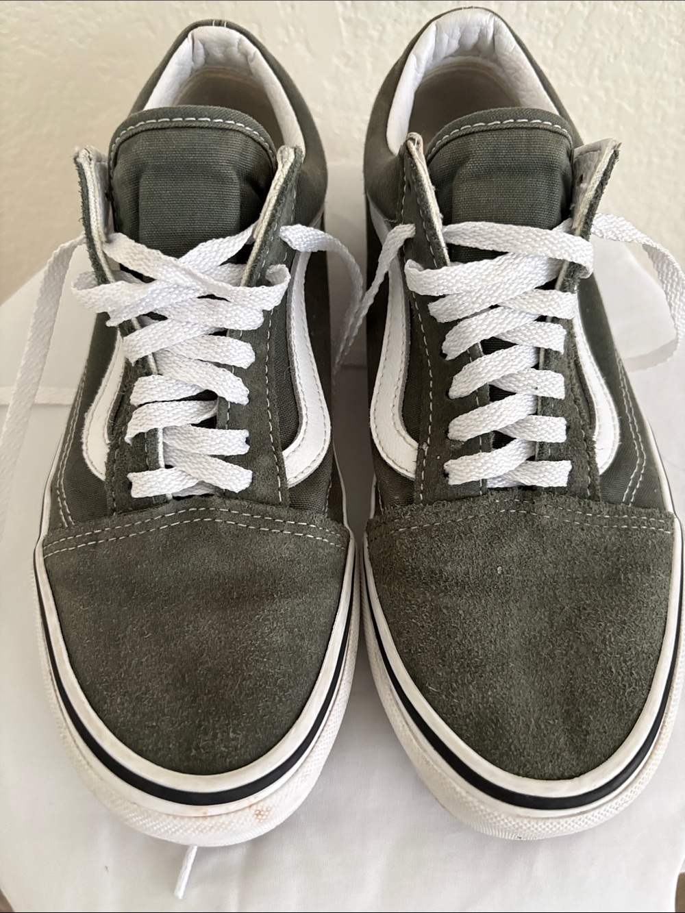 Women’s /Men’s Vans Olive and White Old Skool Low Top Sneakers